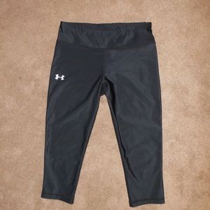 Womens small Under Armour Compression capris